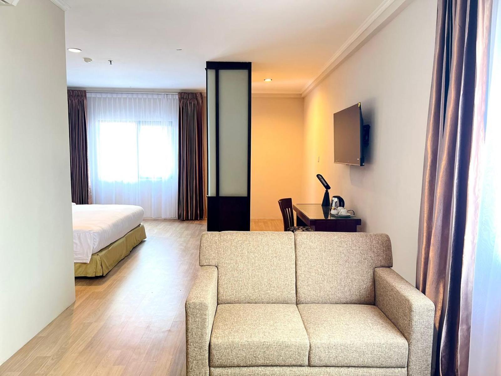 Royal Asia Hotel Palembang Exterior photo