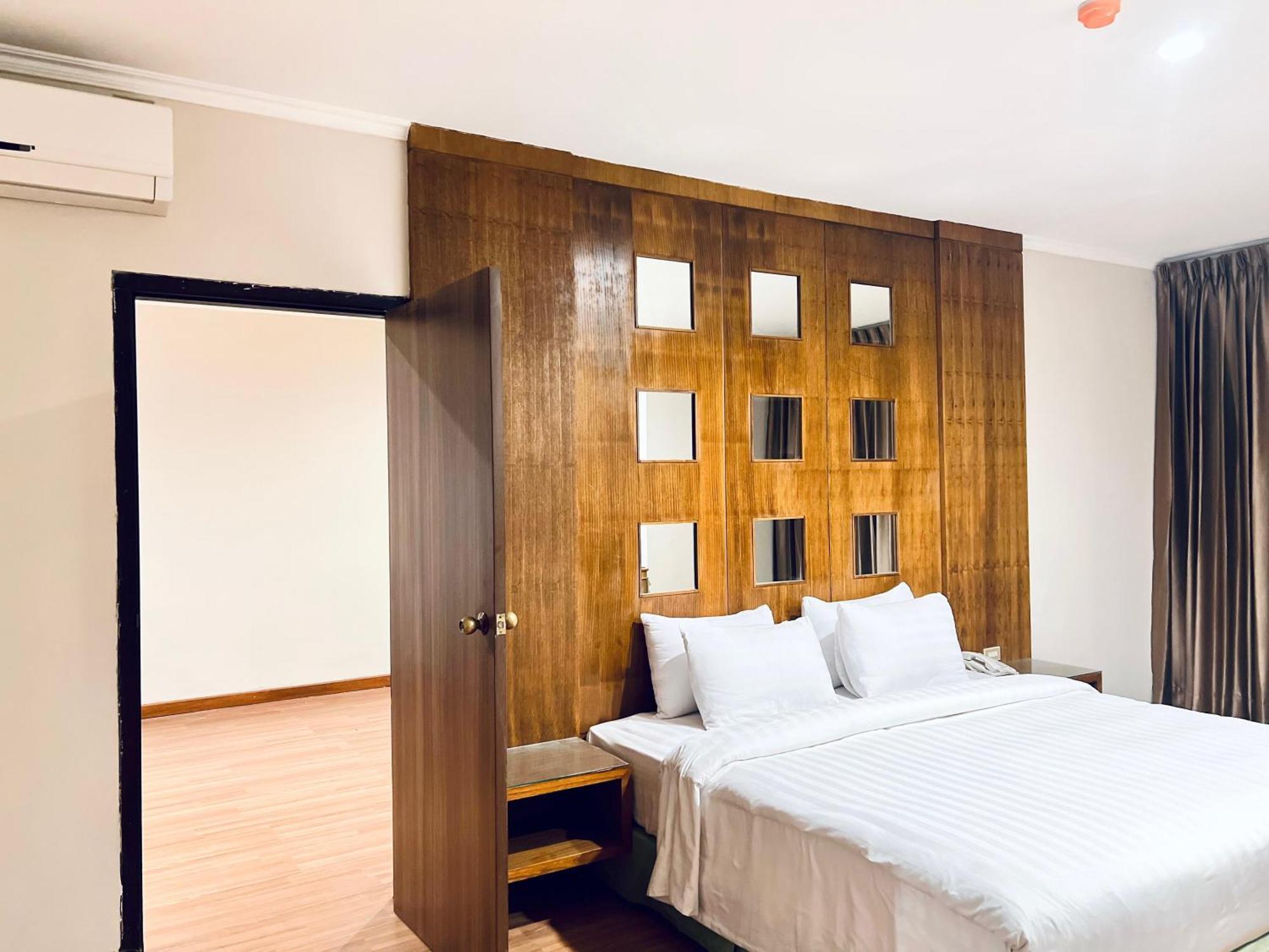 Royal Asia Hotel Palembang Exterior photo
