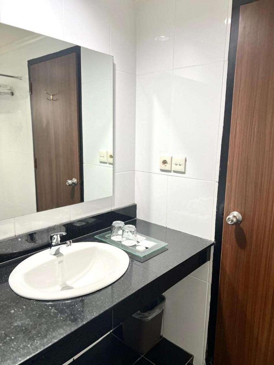Royal Asia Hotel Palembang Exterior photo